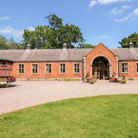 Chetwynd Lodge Stafford Exterior photo