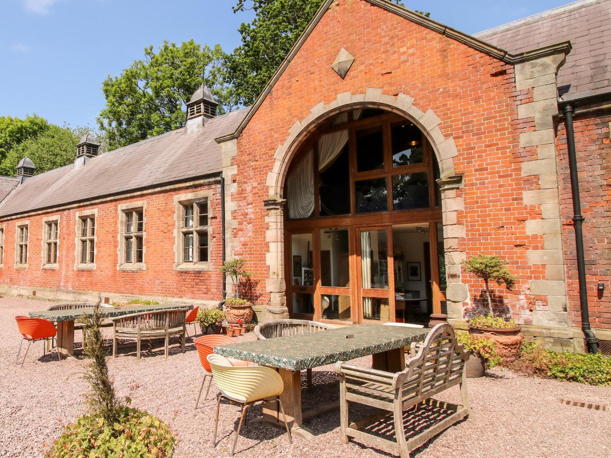 Chetwynd Lodge Stafford Exterior photo